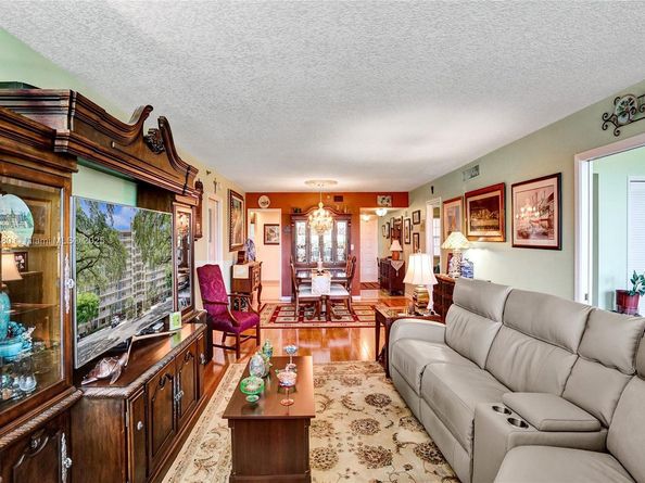 3520 Oaks Way 308, Pompano Beach FL 33069
