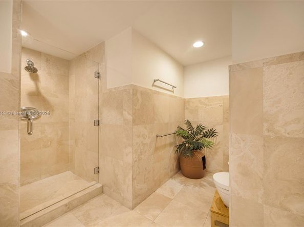 3540 Main Hwy 407, Coconut Grove FL 33133