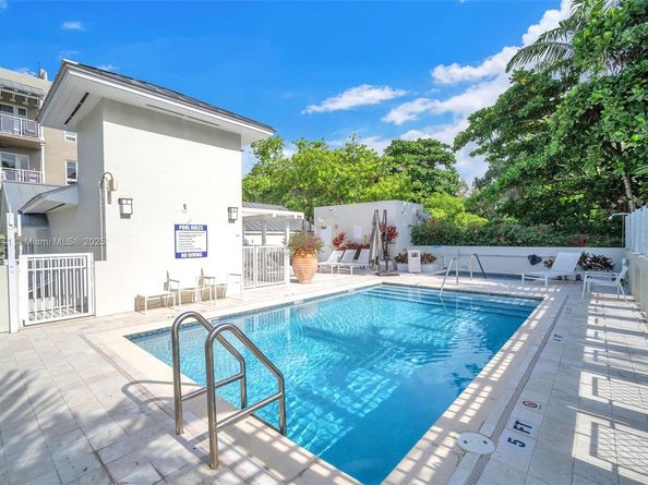 3540 Main Hwy 407, Coconut Grove FL 33133