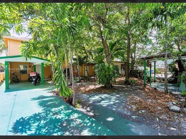 1260 SW 5th St, Miami FL 33135