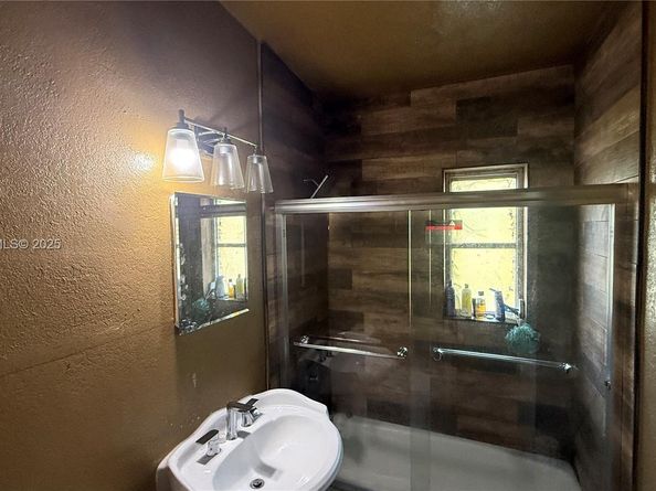 2445 NW 162nd Ter, Miami Gardens FL 33054