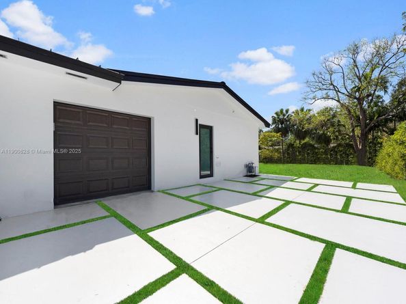 16610 SW 82nd Ct, Palmetto Bay FL 33157