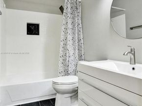 1140 Sand Drift Way B, West Palm Beach FL 33411