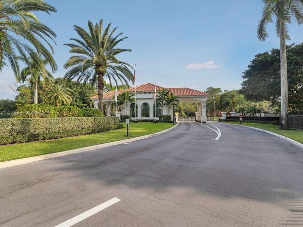 1140 Sand Drift Way B, West Palm Beach FL 33411