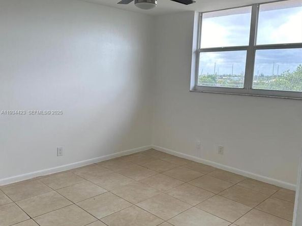 1830 Dixieanna St 606, Hollywood FL 33020