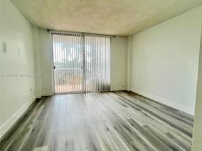 1800 NW 24th Ave 219, Miami FL 33125