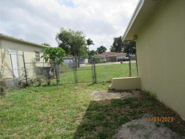 2855 Funston St, Hollywood FL 33020