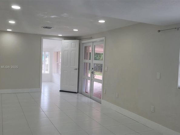 2855 Funston St, Hollywood FL 33020