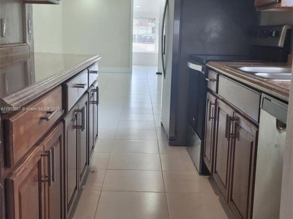 2855 Funston St, Hollywood FL 33020