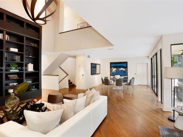 2000 S Bayshore Dr 27, Coconut Grove FL 33133