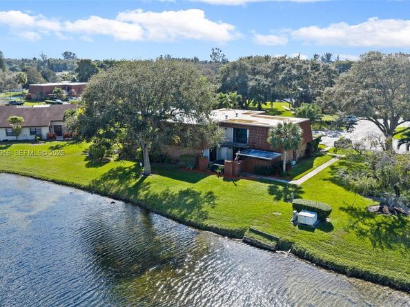 11875 SW 12th Pl, Davie FL 33325