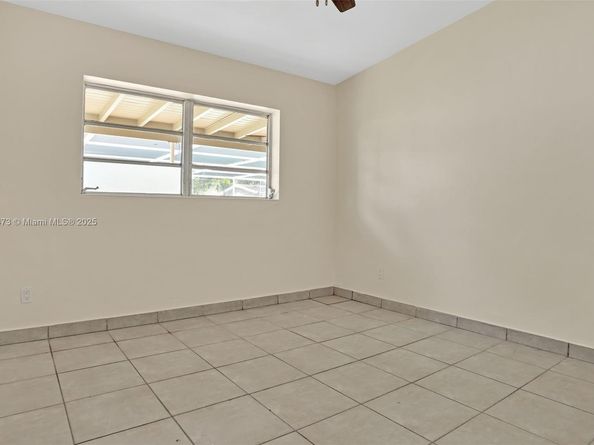 650 NE 178 St, Miami FL 33162