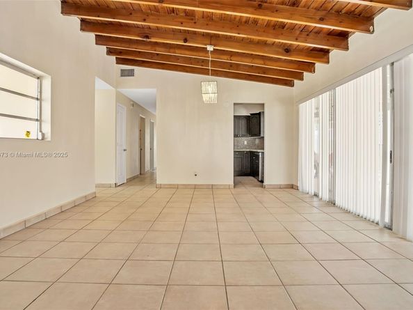 650 NE 178 St, Miami FL 33162