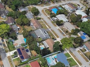650 NE 178 St, Miami FL 33162