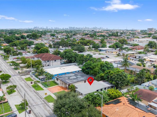 270 W 15th St, Hialeah FL 33010