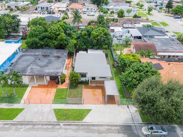 270 W 15th St, Hialeah FL 33010