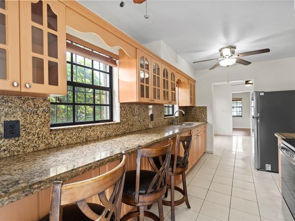 270 W 15th St, Hialeah FL 33010