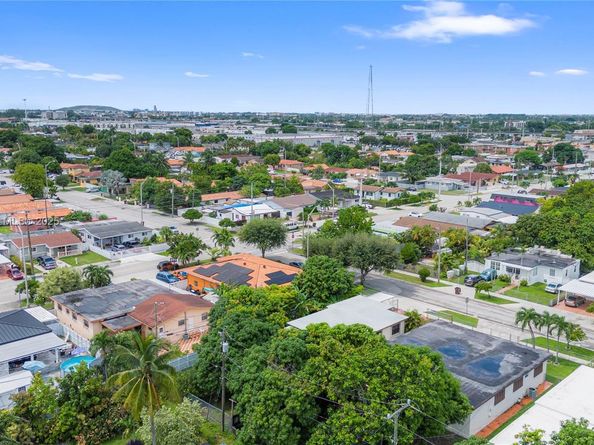 270 W 15th St, Hialeah FL 33010