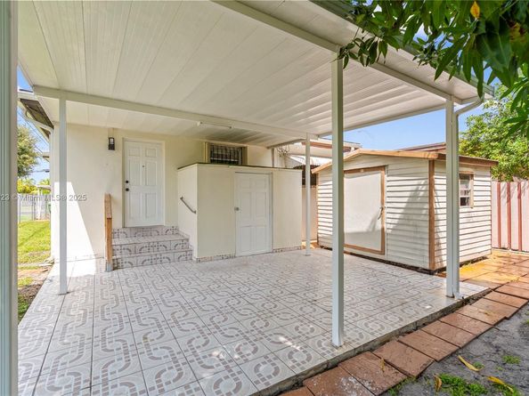 270 W 15th St, Hialeah FL 33010