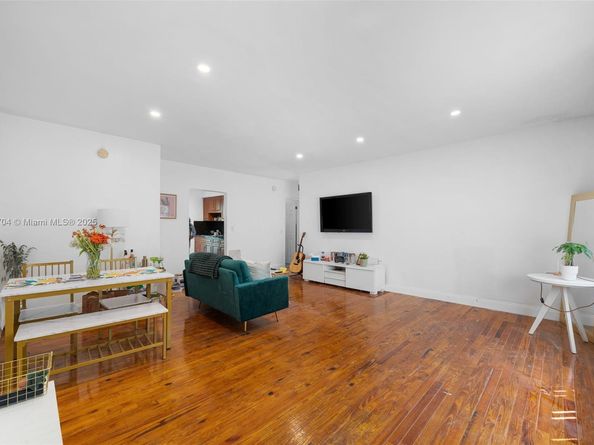 7845 NE Bayshore Ct 10, Miami FL 33138