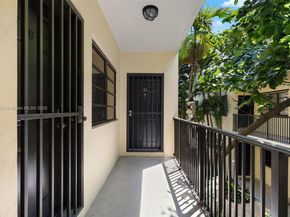 7845 NE Bayshore Ct 10, Miami FL 33138