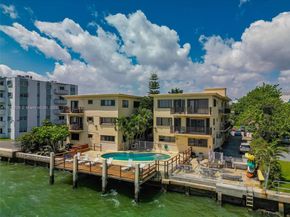 7845 NE Bayshore Ct 10, Miami FL 33138