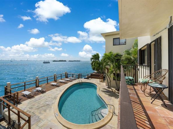 7845 NE Bayshore Ct 10, Miami FL 33138