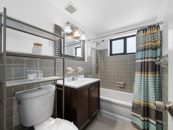 7845 NE Bayshore Ct 10, Miami FL 33138