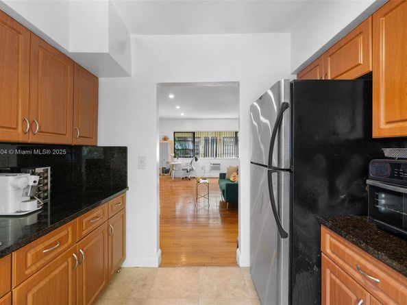 7845 NE Bayshore Ct 10, Miami FL 33138