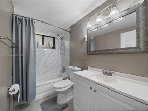 7845 NE Bayshore Ct 10, Miami FL 33138