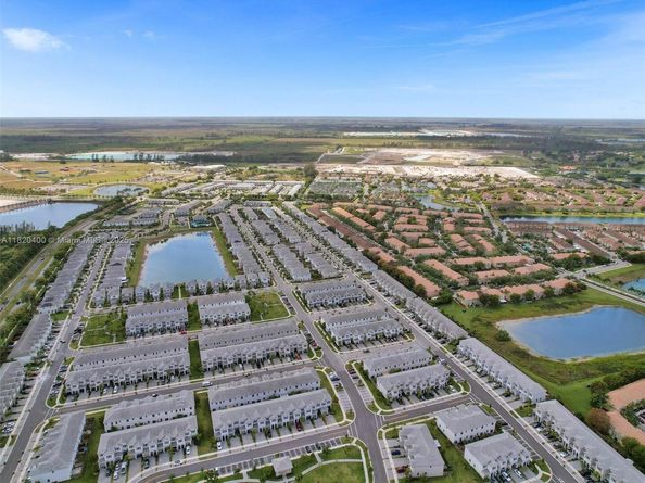 1100 SE 26th Ter, Homestead FL 33035
