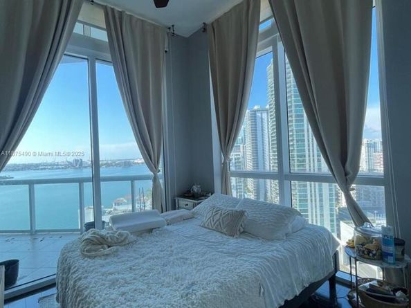 480 NE 30th St PH2205, Miami FL 33137