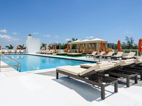 1871 NW S River Dr 1904, Miami FL 33125