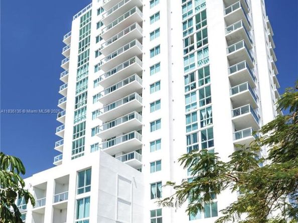 1871 NW S River Dr 1904, Miami FL 33125