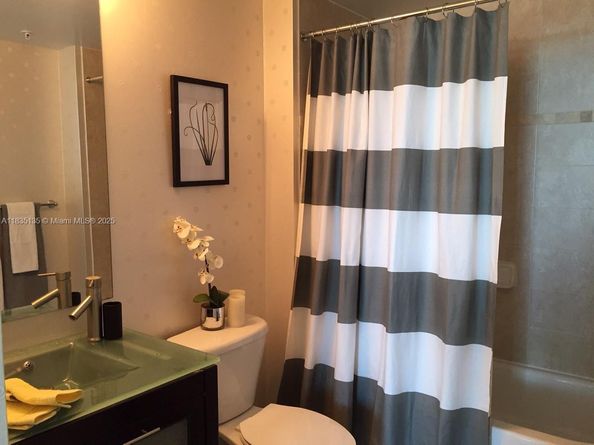 1871 NW S River Dr 1904, Miami FL 33125