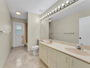 450 NW 201st Ave, Pembroke Pines FL 33029