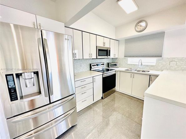 3751 NE 170th St 4, North Miami Beach FL 33160