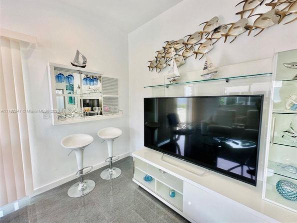 3751 NE 170th St 4, North Miami Beach FL 33160