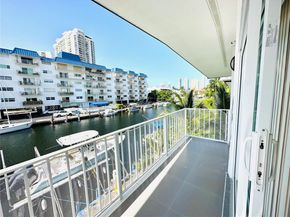 3751 NE 170th St 4, North Miami Beach FL 33160