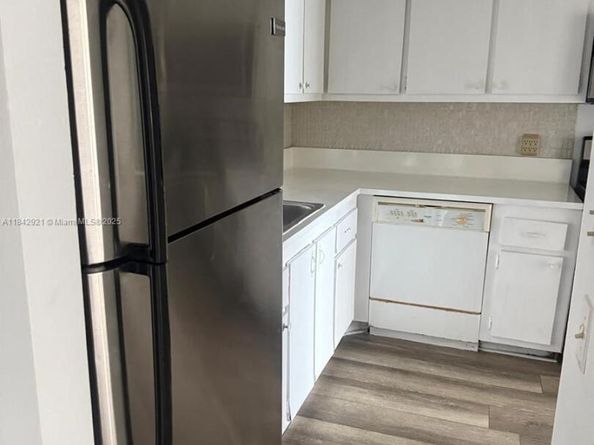 2025 NE 164th St 606, North Miami Beach FL 33162