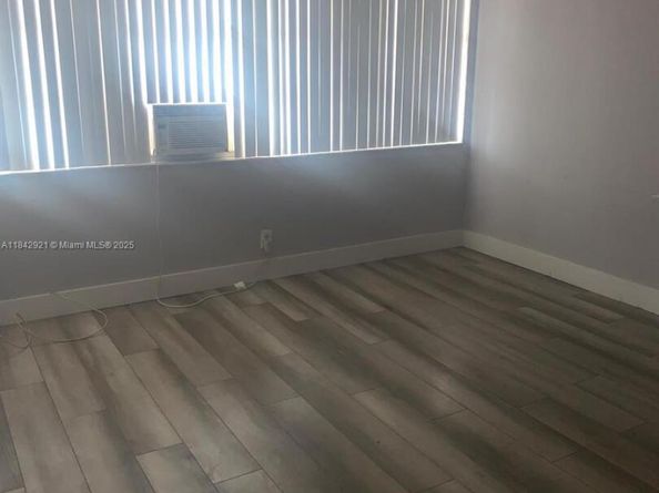 2025 NE 164th St 606, North Miami Beach FL 33162