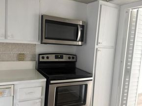 2025 NE 164th St 606, North Miami Beach FL 33162