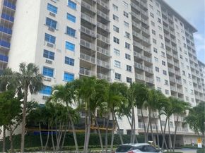 400 Kings Point Dr 608, Sunny Isles Beach FL 33160