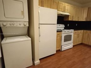 430 Commodore Dr 104, Plantation FL 33325