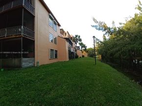 430 Commodore Dr 104, Plantation FL 33325