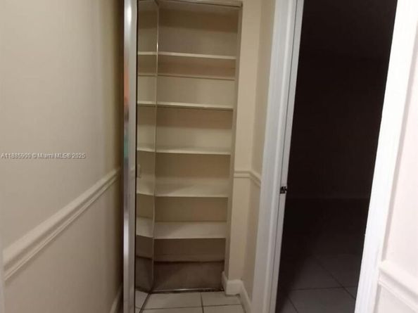 430 Commodore Dr 104, Plantation FL 33325