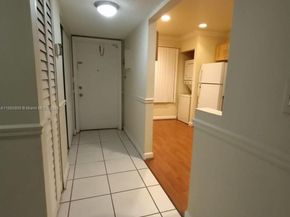 430 Commodore Dr 104, Plantation FL 33325