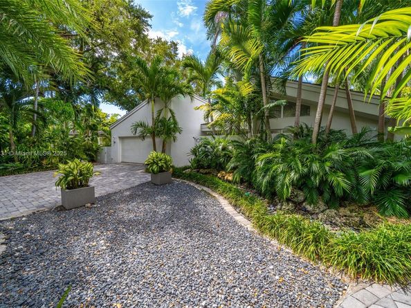 1090 NE 92nd St, Miami Shores FL 33138
