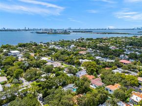 1090 NE 92nd St, Miami Shores FL 33138