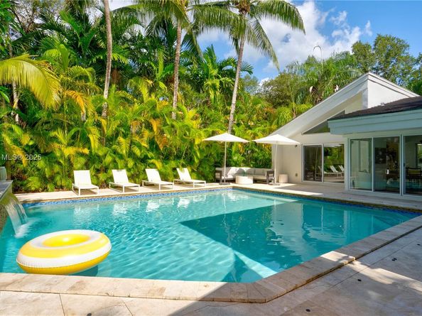1090 NE 92nd St, Miami Shores FL 33138
